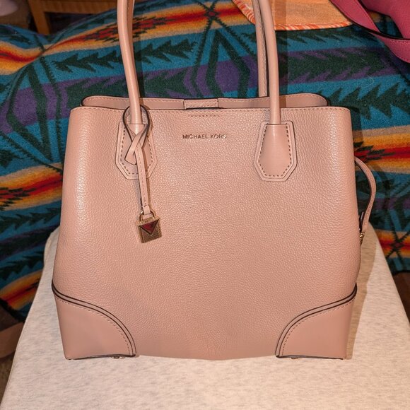 Michael Kors Handbags - Miclael Kors handbag